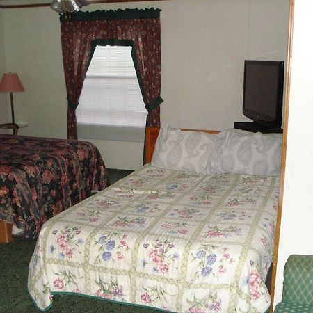 Comfort Green Motel Thayer Exterior photo