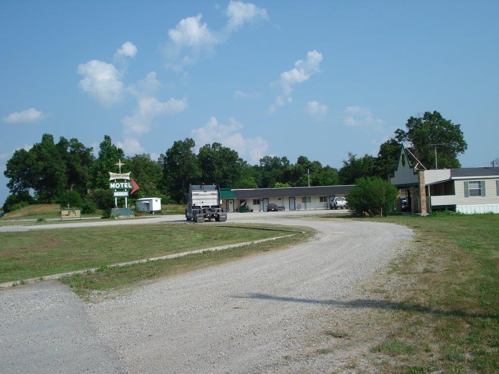 Comfort Green Motel Thayer Exterior photo