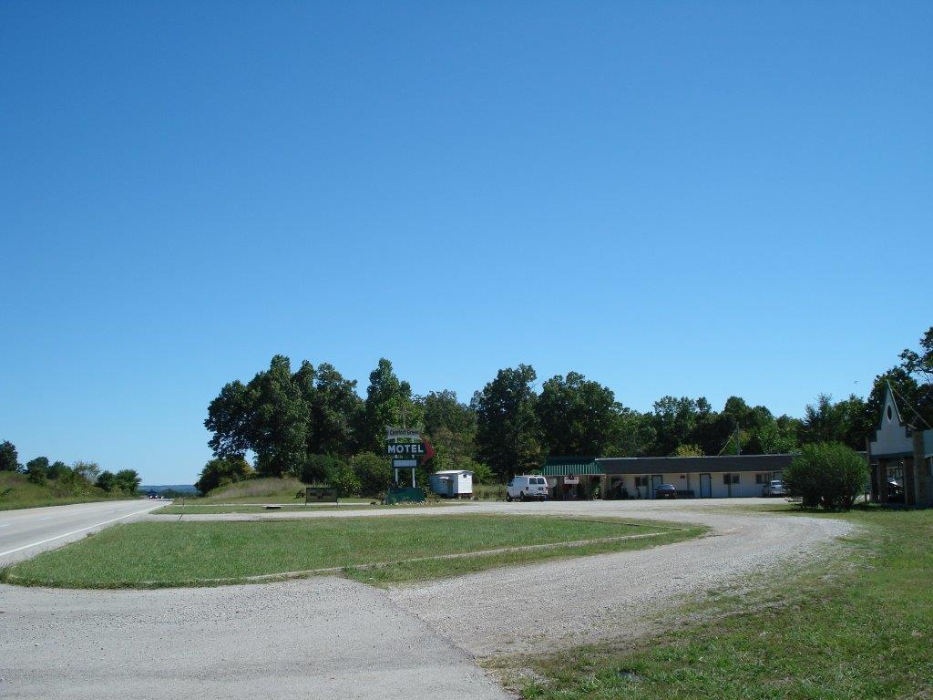 Comfort Green Motel Thayer Exterior photo